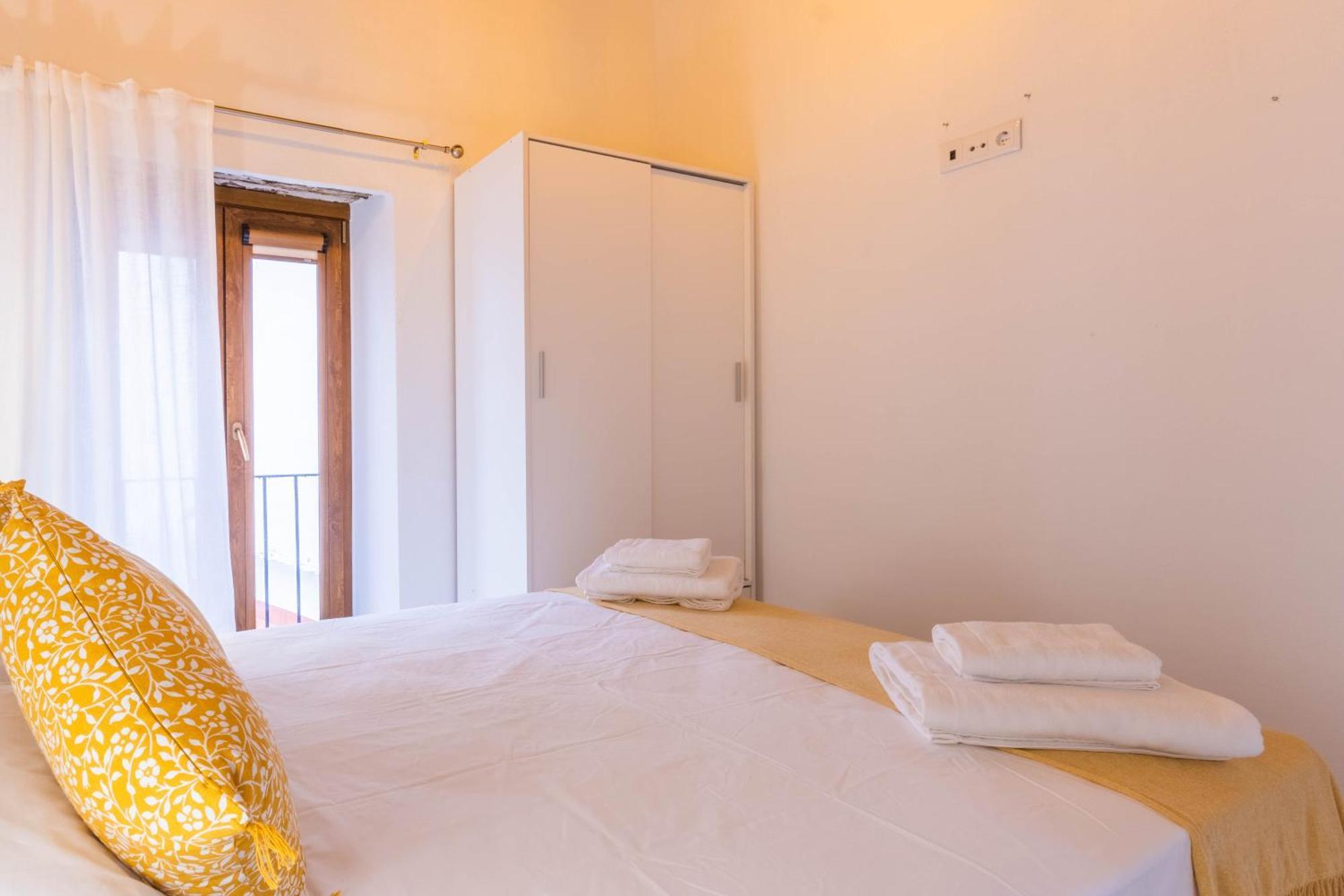 Apartamentos Miguel De Cervantes Centro Kordoba Bagian luar foto